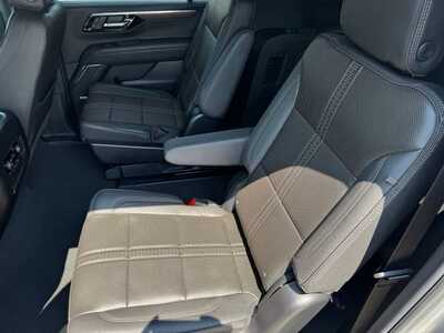 2025 Chevrolet Suburban, $79699. Photo 8