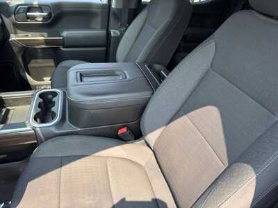 2022 Chevrolet 1500 Crew Cab, $31999. Photo 6