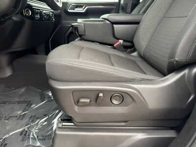 2026 Chevrolet 1500 Crew Cab, $44995. Photo 5