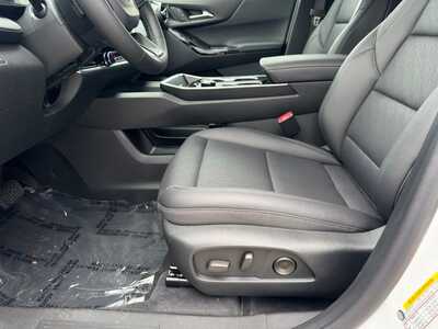 2027 Chevrolet Equinox, $35580.0. Photo 5