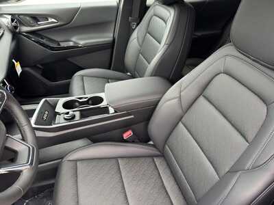 2027 Chevrolet Equinox, $35580.0. Photo 6