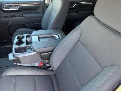 2026 Chevrolet 1500 Crew Cab, $48905.0. Photo 6