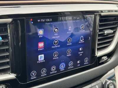 2017 Chrysler Pacifica, $13849. Photo 2