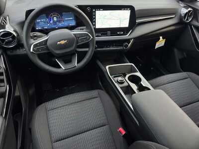 2027 Chevrolet Equinox, $31840.0. Photo 10