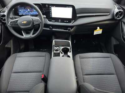 2027 Chevrolet Equinox, $31840.0. Photo 11