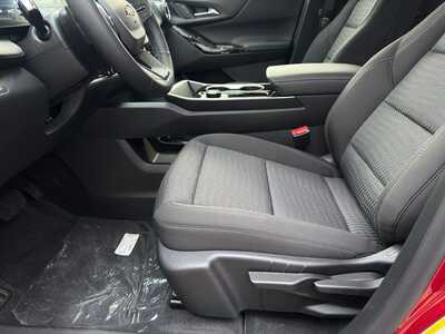 2027 Chevrolet Equinox, $31840.0. Photo 5