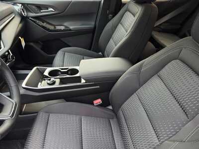 2027 Chevrolet Equinox, $31840.0. Photo 6