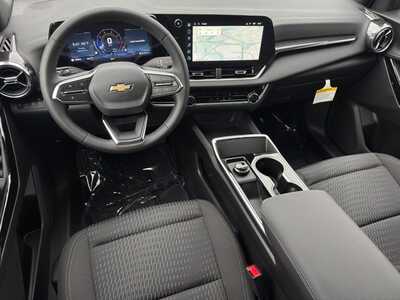 2027 Chevrolet Equinox, $31840.0. Photo 10