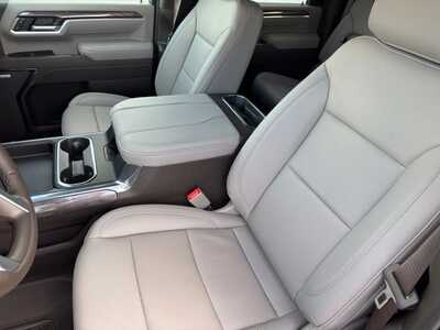 2026 Chevrolet 3500 Crew Cab, $77110.0. Photo 6