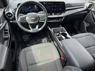 2026 Chevrolet Equinox, $28249. Photo 10