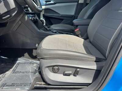 2023 Volkswagen Taos, $22249. Photo 5