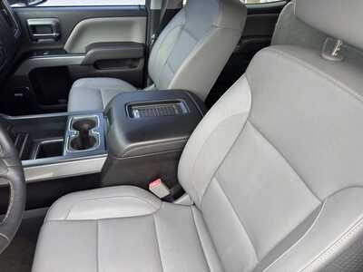 2017 Chevrolet 2500 Crew Cab, $45999. Photo 6