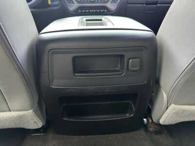 2017 Chevrolet 2500 Crew Cab, $45999. Photo 9