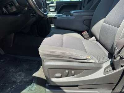 2017 Chevrolet 1500 Crew Cab, $20449. Photo 5