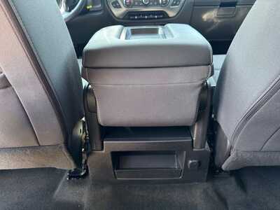 2017 Chevrolet 1500 Crew Cab, $20449. Photo 9