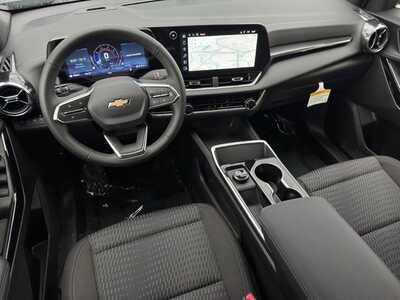 2027 Chevrolet Equinox, $31345.0. Photo 10