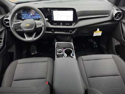 2027 Chevrolet Equinox, $31345.0. Photo 11