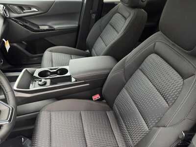 2027 Chevrolet Equinox, $31345.0. Photo 6