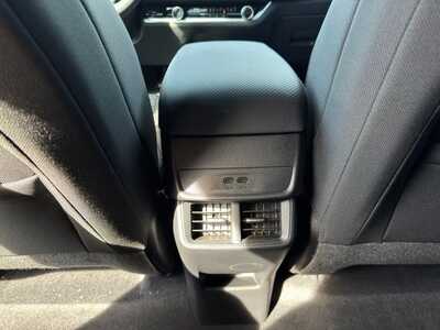 2027 Chevrolet Equinox, $31345.0. Photo 9