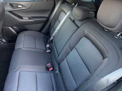 2027 Chevrolet Equinox, $31345.0. Photo 8