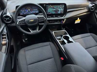 2027 Chevrolet Equinox, $31345.0. Photo 10