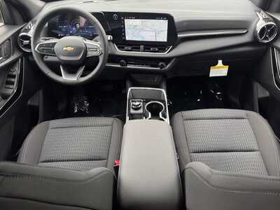 2027 Chevrolet Equinox, $31345.0. Photo 11