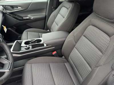 2027 Chevrolet Equinox, $31345.0. Photo 6