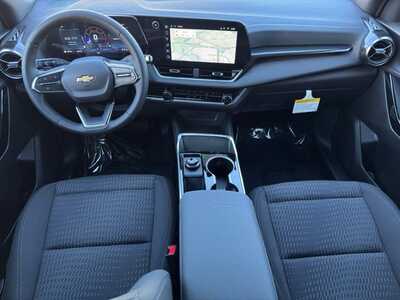 2027 Chevrolet Equinox, $31345.0. Photo 11