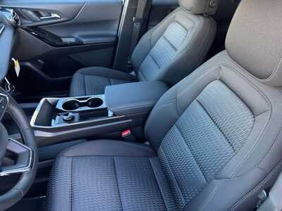 2027 Chevrolet Equinox, $31345.0. Photo 6