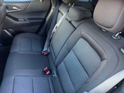 2027 Chevrolet Equinox, $31345.0. Photo 8