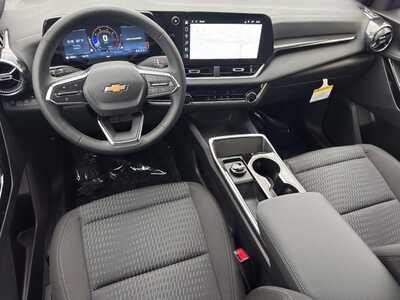 2027 Chevrolet Equinox, $31345.0. Photo 10