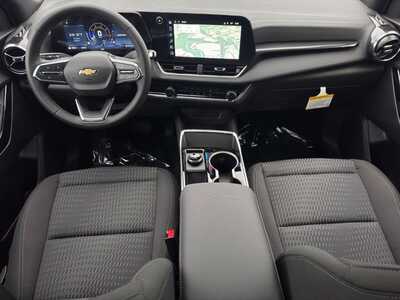 2027 Chevrolet Equinox, $31345.0. Photo 11