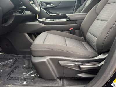 2027 Chevrolet Equinox, $31345.0. Photo 5