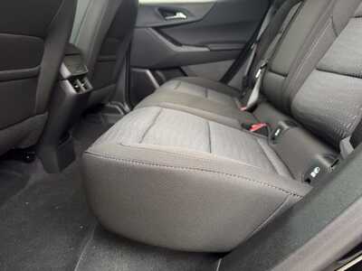 2027 Chevrolet Equinox, $31345.0. Photo 7