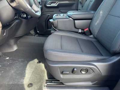 2026 Chevrolet 1500 Crew Cab, $59845.0. Photo 5