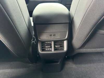 2027 Chevrolet Equinox, $31345.0. Photo 9