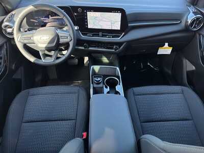 2027 Chevrolet Equinox, $31345.0. Photo 11