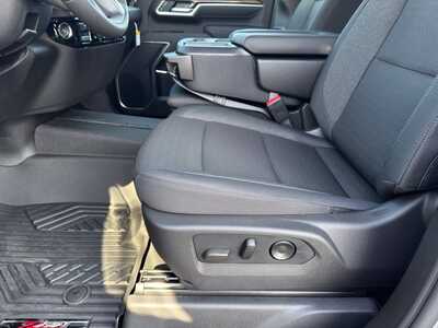 2026 Chevrolet 3500 Crew Cab, $69250.0. Photo 5