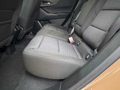 2027 Chevrolet Equinox, $30349.0. Photo 7