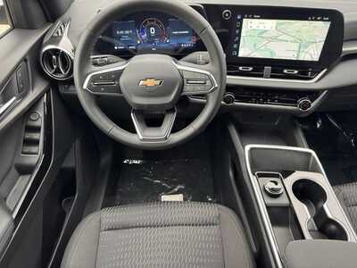 2027 Chevrolet Equinox, $31345.0. Photo 11