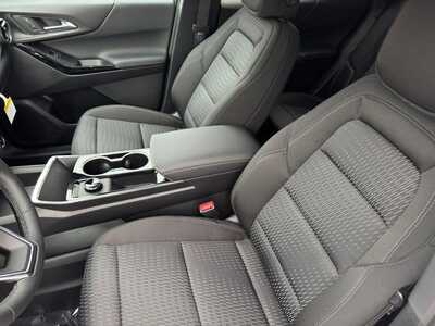 2027 Chevrolet Equinox, $31345.0. Photo 6