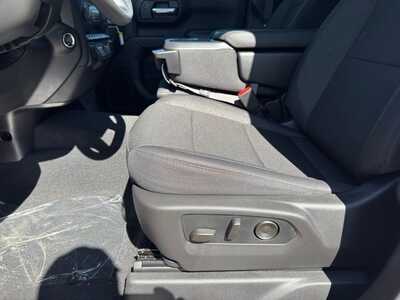 2026 Chevrolet 1500 Crew Cab, $46070.0. Photo 5