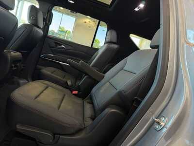 2025 Chevrolet Traverse, $42549. Photo 12