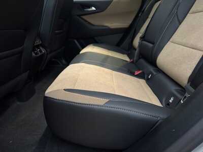 2027 Chevrolet Equinox, $38975.0. Photo 8