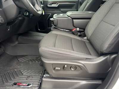 2026 Chevrolet 3500 Crew Cab, $62260.0. Photo 5