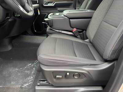 2026 Chevrolet 3500 Crew Cab, $66475.0. Photo 5