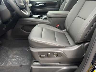 2026 Chevrolet Suburban, $76440.0. Photo 5
