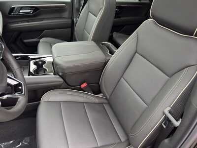 2026 Chevrolet Suburban, $81835.0. Photo 6