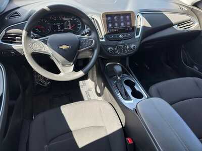 2021 Chevrolet Malibu, $16999. Photo 11
