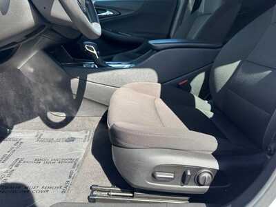 2021 Chevrolet Malibu, $16999. Photo 5